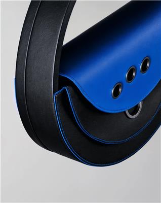 AMOROMA THE MOON BAG OPEN 03