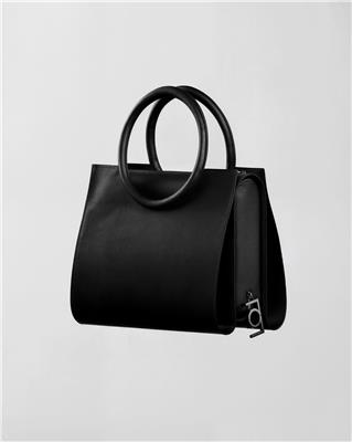 AMOROMA THE ONE BAG FORMAT A4 01