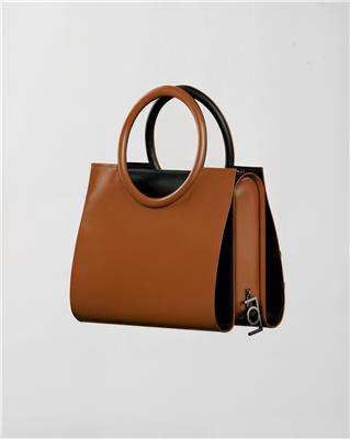AMOROMA THE ONE BAG FORMAT A4 07