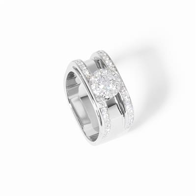 CAPUCINE PAVED RING WHITE GOLD AND DIAMONDS 9 400 EURO