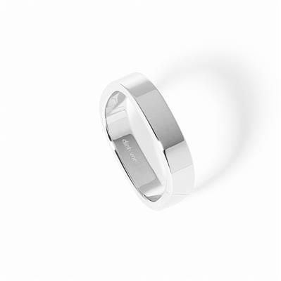 SQUARE WEDDING BAND 4MM 2 300 EURO