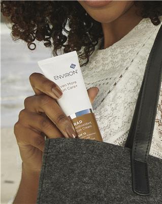 ENVIRON SUN CARE RAD ANTIOXIDANT SUN CREAM SPF 15 CAMPAIGN IMAGE 02