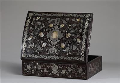 THE ROOMS DE SPA COFFRET BOMBE A PERRUQUE 17E SIECLE.JPG
