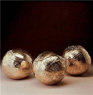 ADO CHALE CAST BRONZE SPHERE CREDIT GILLES VAN DEN ABEELE