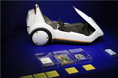 CID AF28 SINCLAIR C5 WITH HIGH VIS MAST NO COPYRIGHT CREATIVE COMMONS.JPG