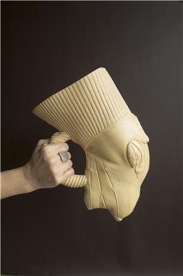ceramic brussels BECRAFT Caroline Andrin Rhyton Lionne 2022 29x14x22cm Caroline Andrin