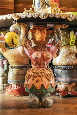 Ceramics Brussels Art Prize MOULINARD Antoine pillier Tables gigognes et Tabourets 2019 2023 close up 3