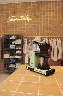 AMV WATERLOO BOUTIQUE 1