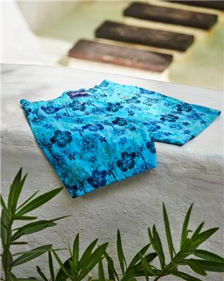 VBQ CRUISE 26 CAMPAIGN IMAGE MEN 100