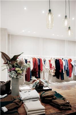 AV STORE ANTWERP CREDIT OONA SMET 6