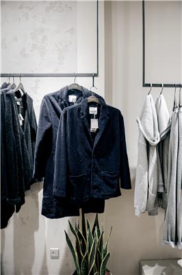 AV STORE ANTWERP CREDIT OONA SMET 9