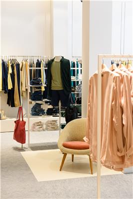 AMERICAN VINTAGE BRUSSELS LOUISE STORE 7