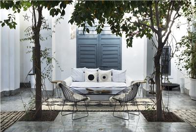 VALERIE BARKOWSKI DAR KAWA PATIO CREDIT TANIA PANOVA 8.JPG