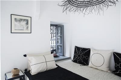 VALERIE BARKOWSKI DAR KAWA SALON CREDIT TANIA PANOVA 1.JPG