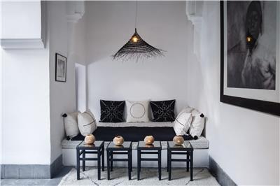 VALERIE BARKOWSKI DAR KAWA SALON CREDIT TANIA PANOVA 3.JPG