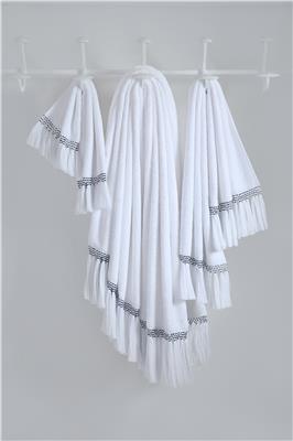Valerie Barkowski HIRO linge bain eponge blanc finition noir serviettes vbarkowski photo tania panova