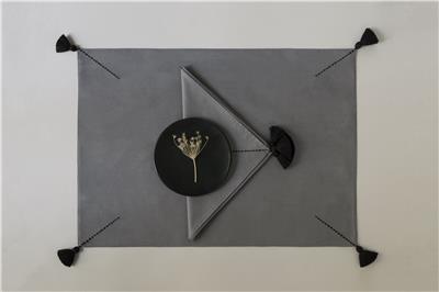 BROKEN KROSS linge table gris finition noir set serviette vbarkowski photo delphine warin